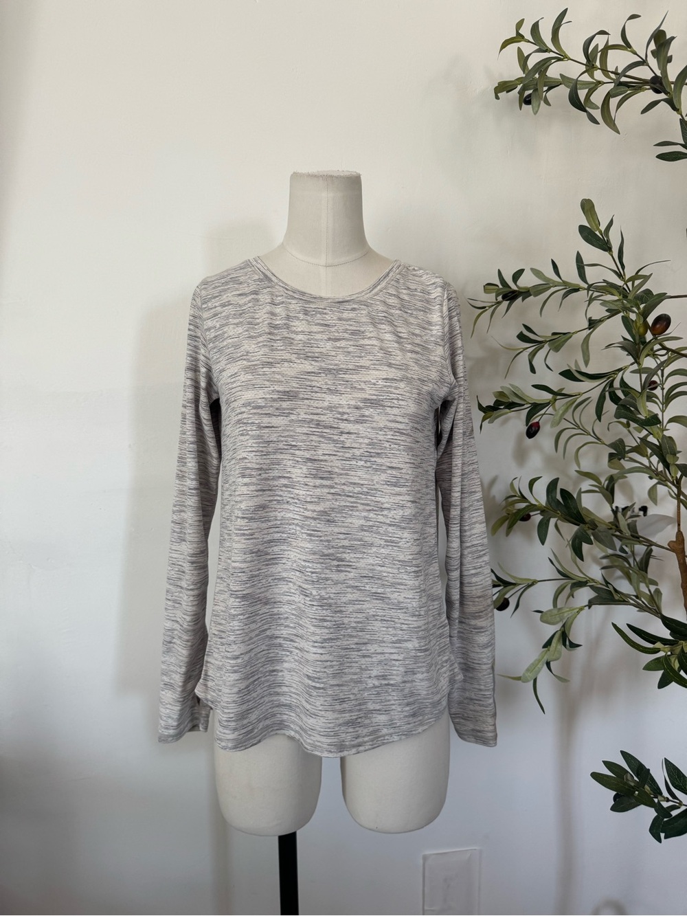 Zyia Active Long Sleeve Open Back‎ Top Heathered Gray Size XL Thumbholes